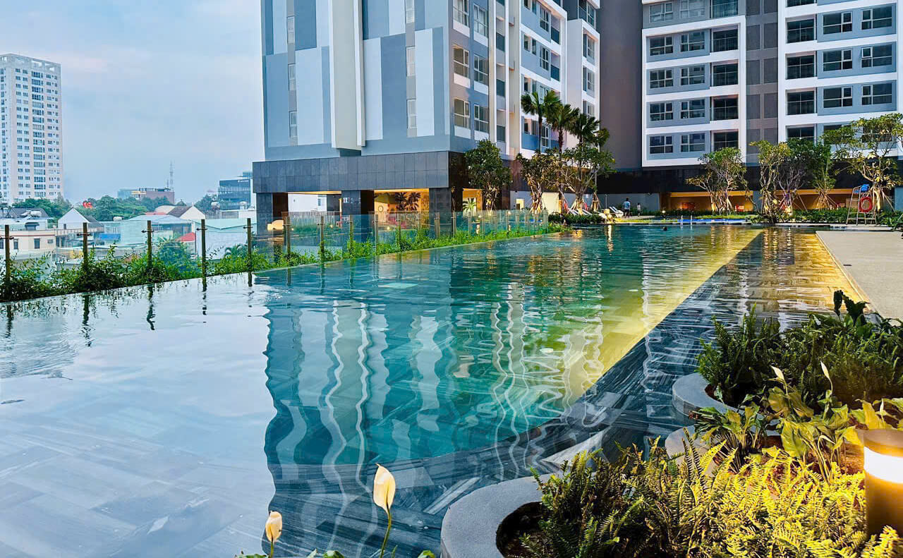 Hồ bơi happy one central